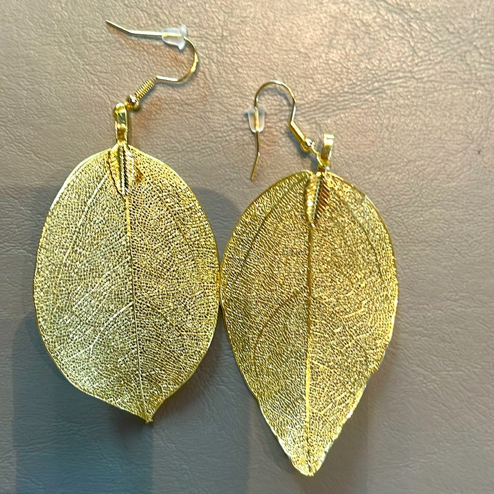 Leaf earrings